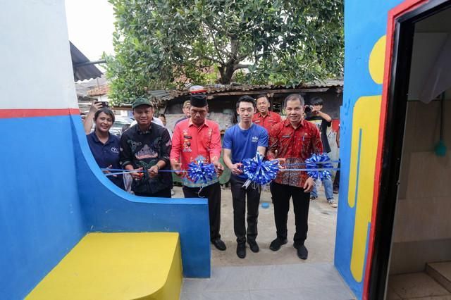 YSC Indonesia and SATO LIXIL Rehabilitate Toilets on Bandar Lampung's Coast